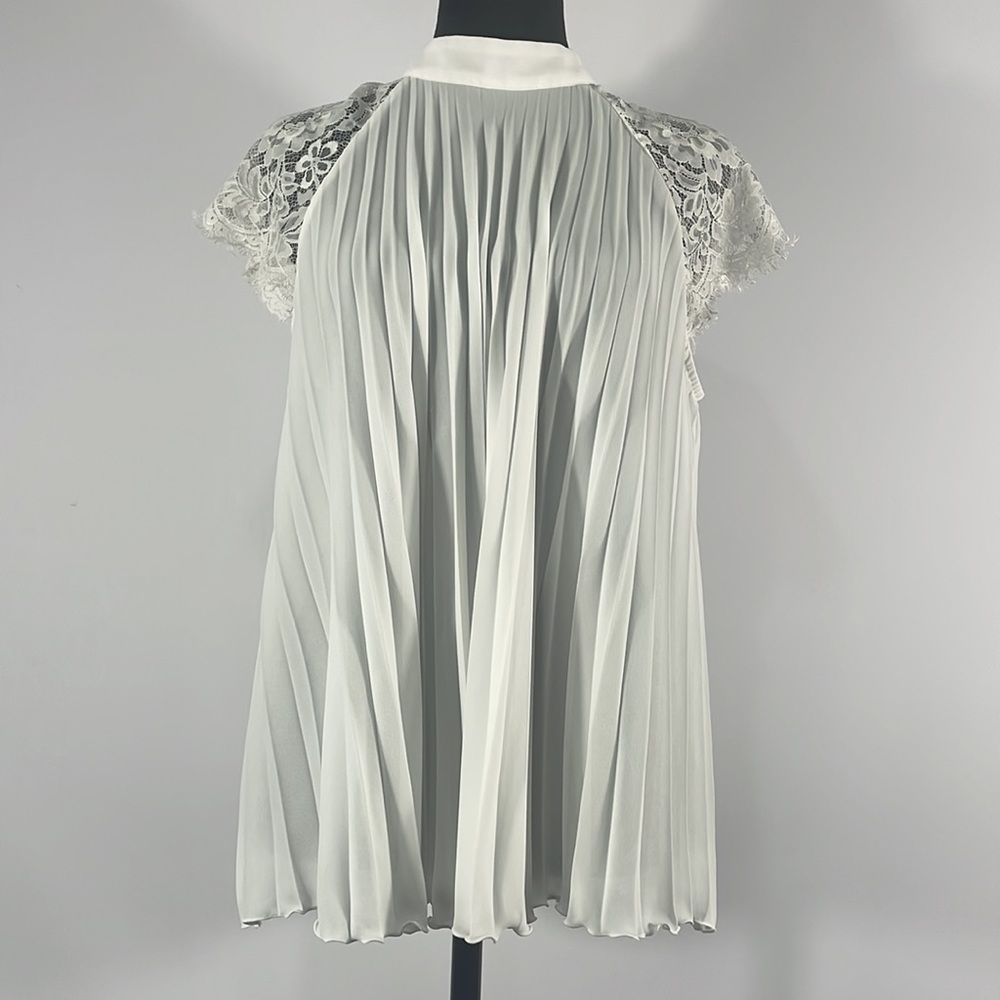 White, Banana Republic, pleaded,lace Medium, Top, Swing top, Trapeze - Picture 10 of 10